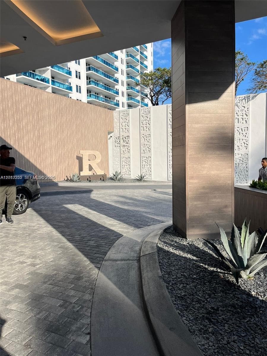 2301 Collins Ave # 628, Miami Beach FL 33139 — 16