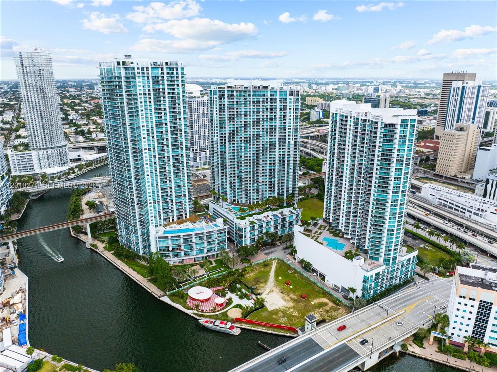 90 SW 3rd St # 2504, Miami FL 33130 — 62