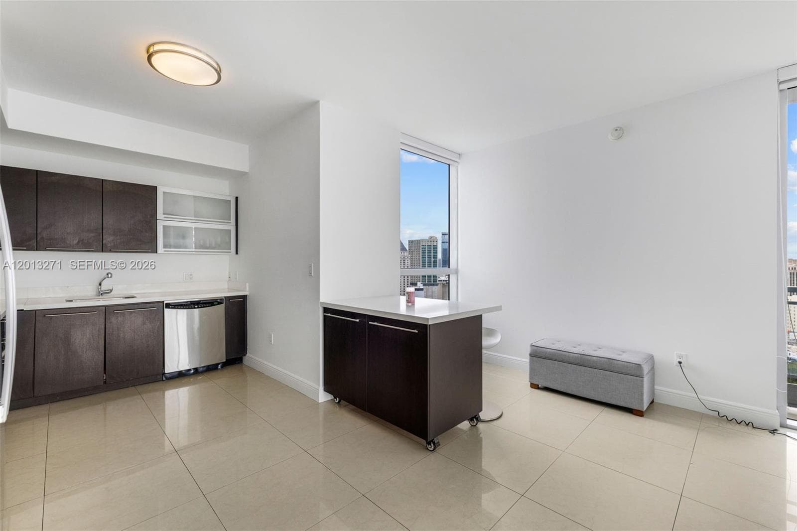 90 SW 3rd St # 2504, Miami FL 33130 — 2