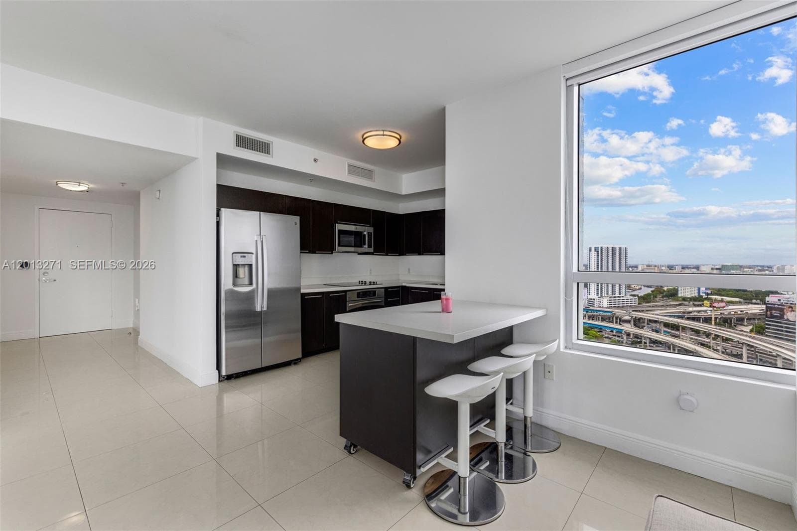 90 SW 3rd St # 2504, Miami FL 33130 — 3