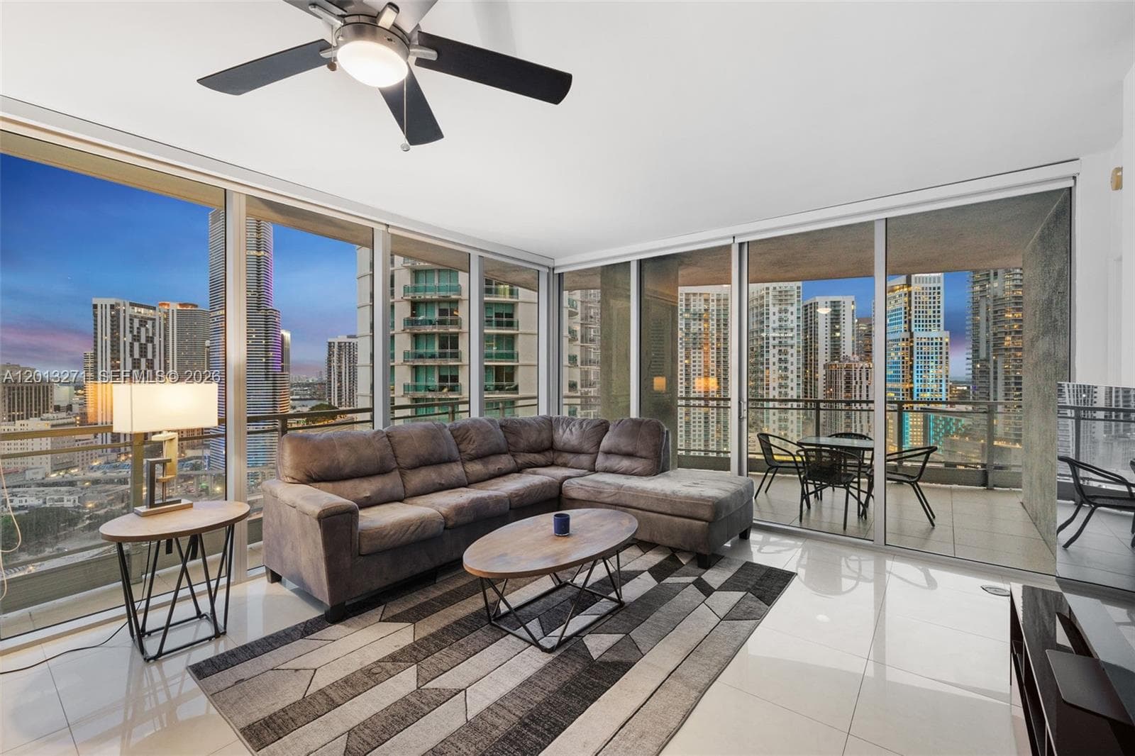 90 SW 3rd St # 2504, Miami FL 33130 — 1