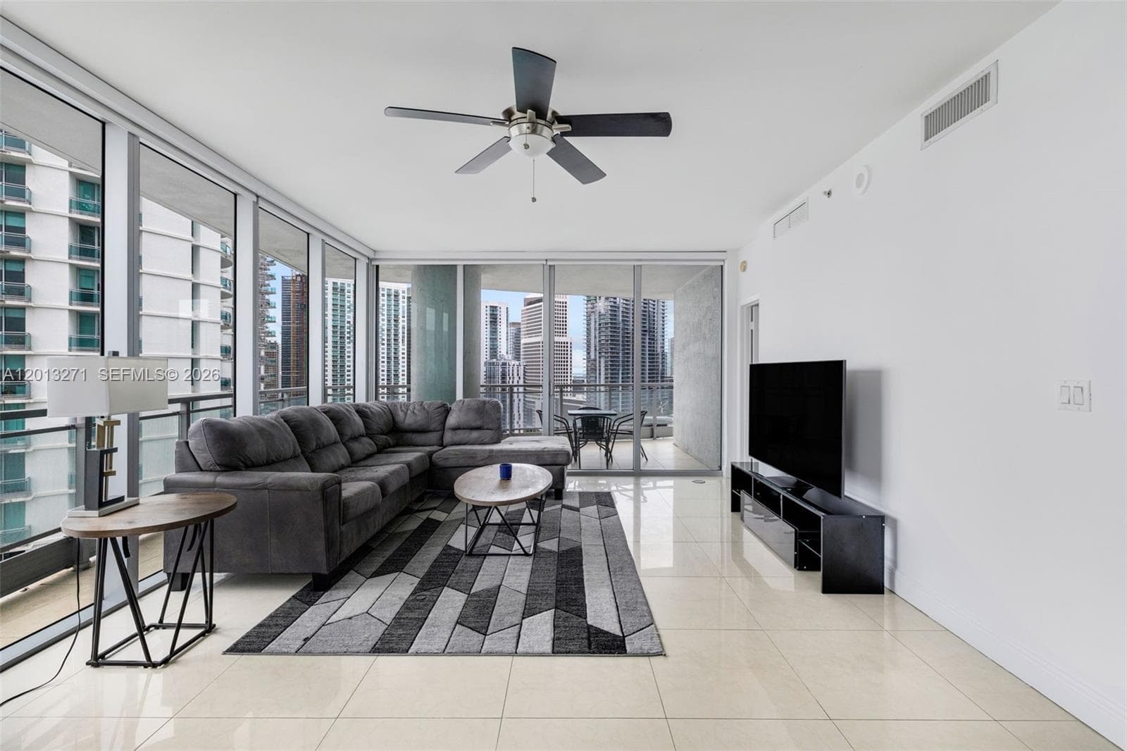 90 SW 3rd St # 2504, Miami FL 33130 — 9