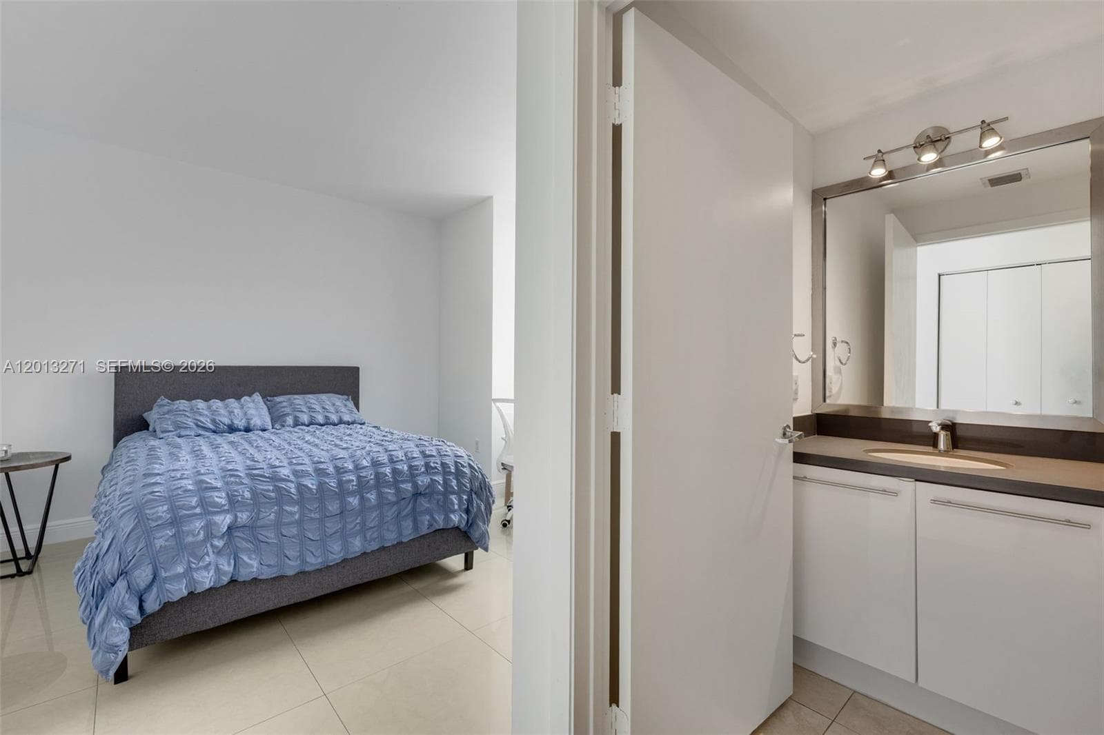 90 SW 3rd St # 2504, Miami FL 33130 — 24