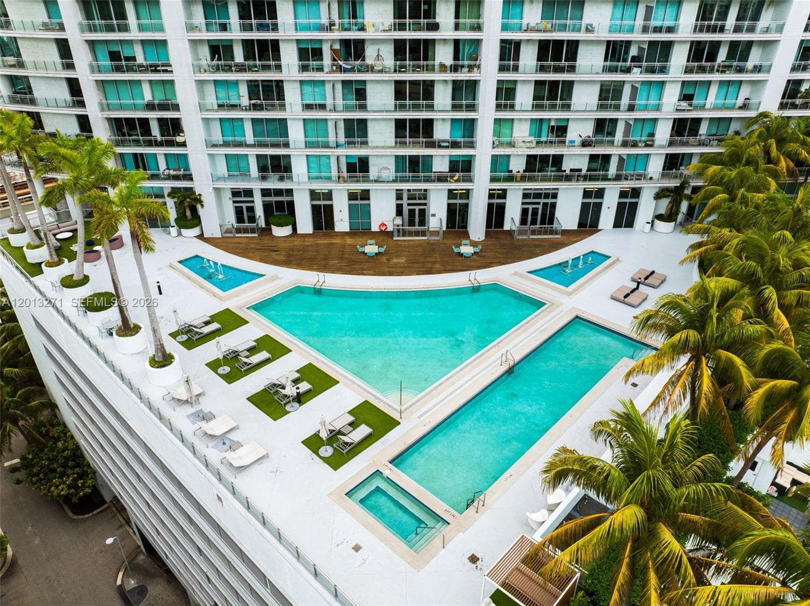 90 SW 3rd St # 2504, Miami FL 33130 — 69