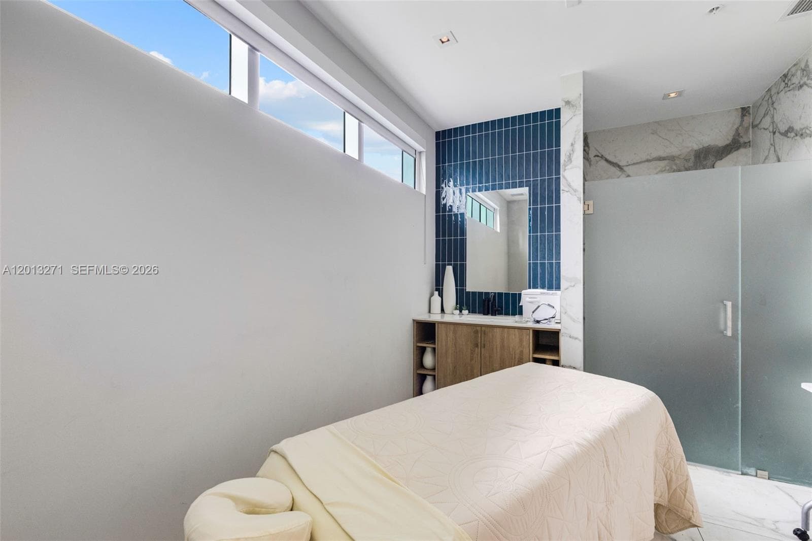 90 SW 3rd St # 2504, Miami FL 33130 — 51