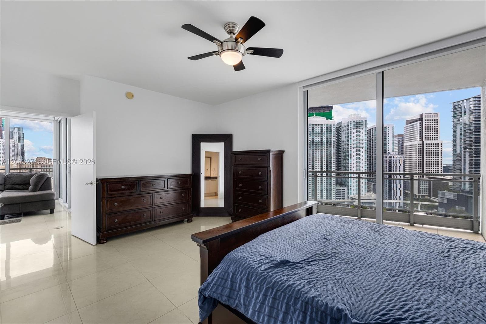 90 SW 3rd St # 2504, Miami FL 33130 — 15