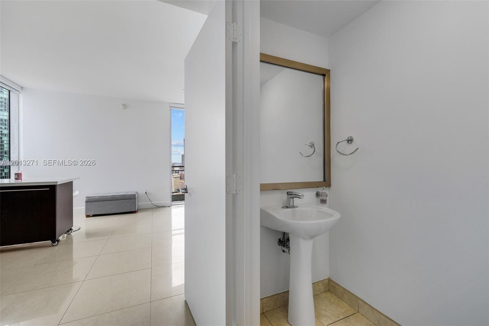 90 SW 3rd St # 2504, Miami FL 33130 — 19