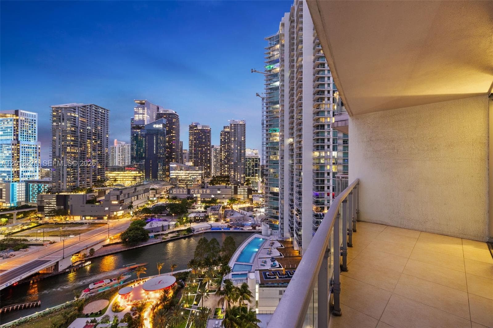 90 SW 3rd St # 2504, Miami FL 33130 — 40