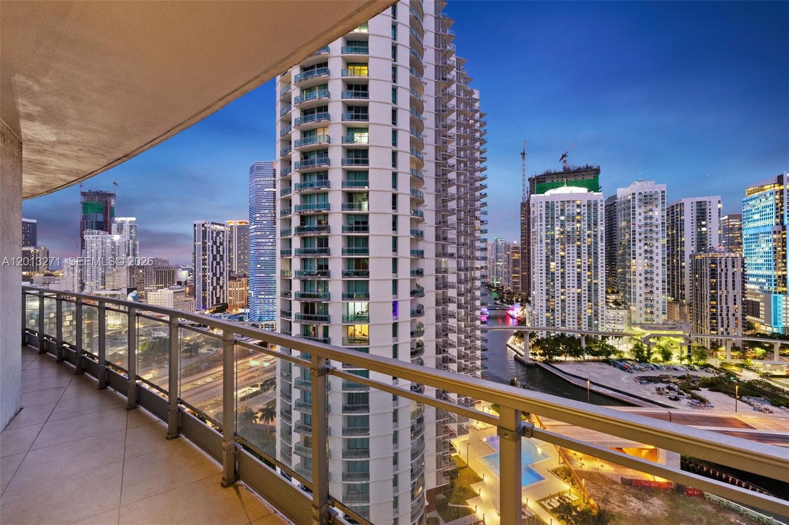 90 SW 3rd St # 2504, Miami FL 33130 — 39