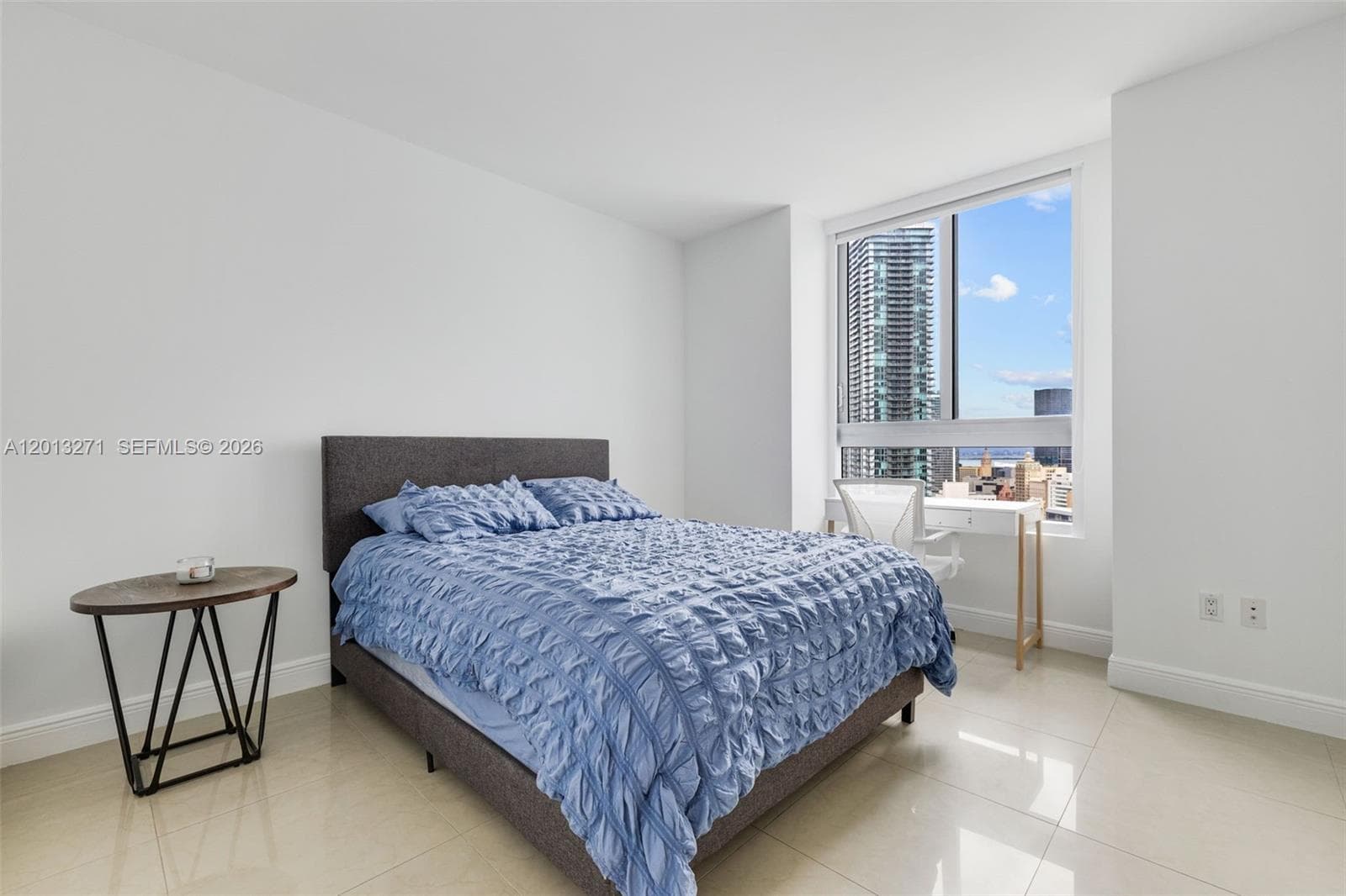 90 SW 3rd St # 2504, Miami FL 33130 — 21