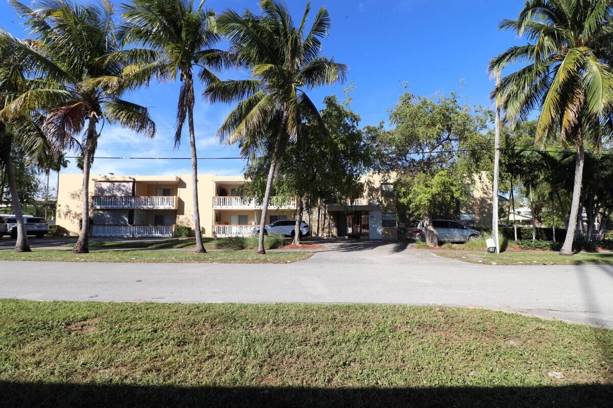 2031 NE 139th Street # 40, North Miami Beach FL 33181 — 1