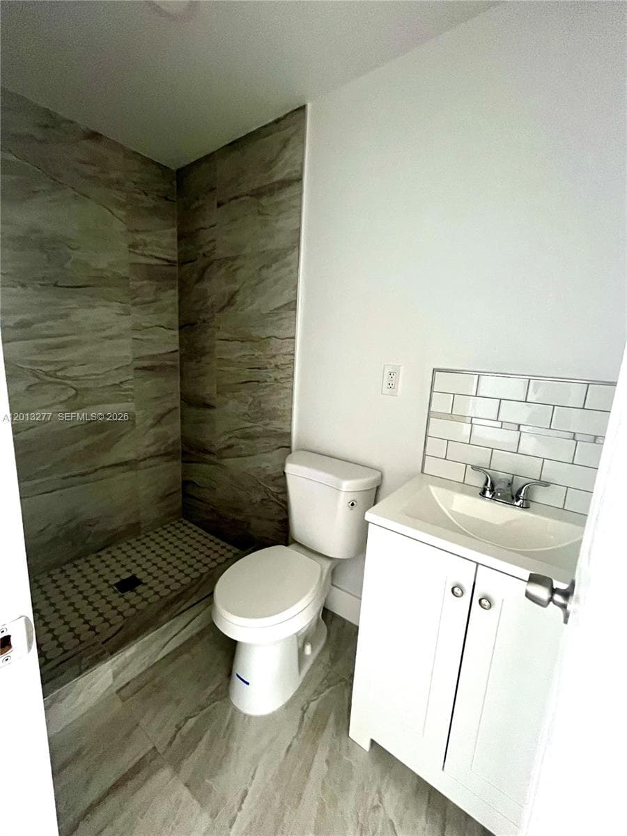 2331 NW 55th Ter, Miami FL 33142 — 6
