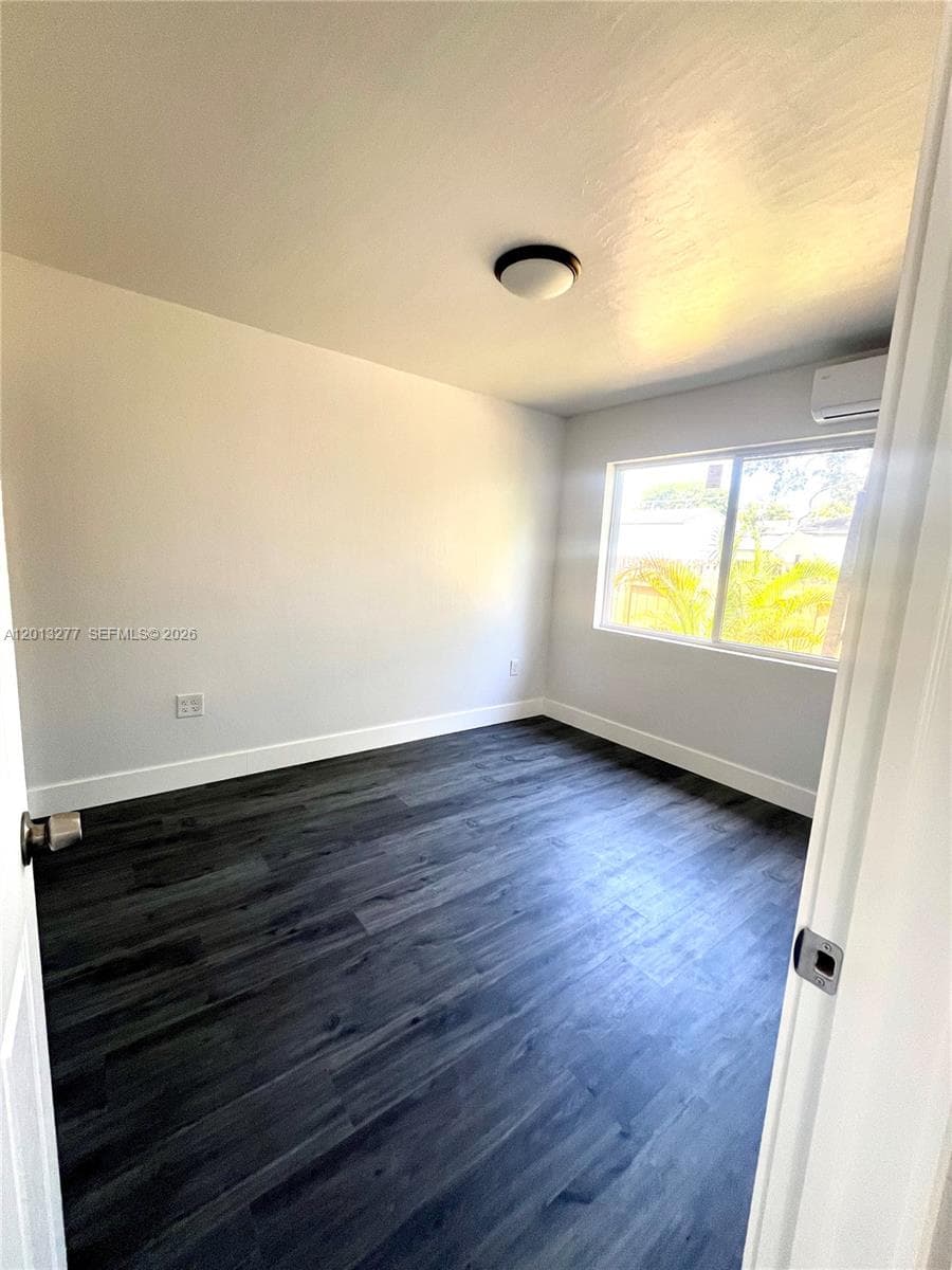 2331 NW 55th Ter, Miami FL 33142 — 13
