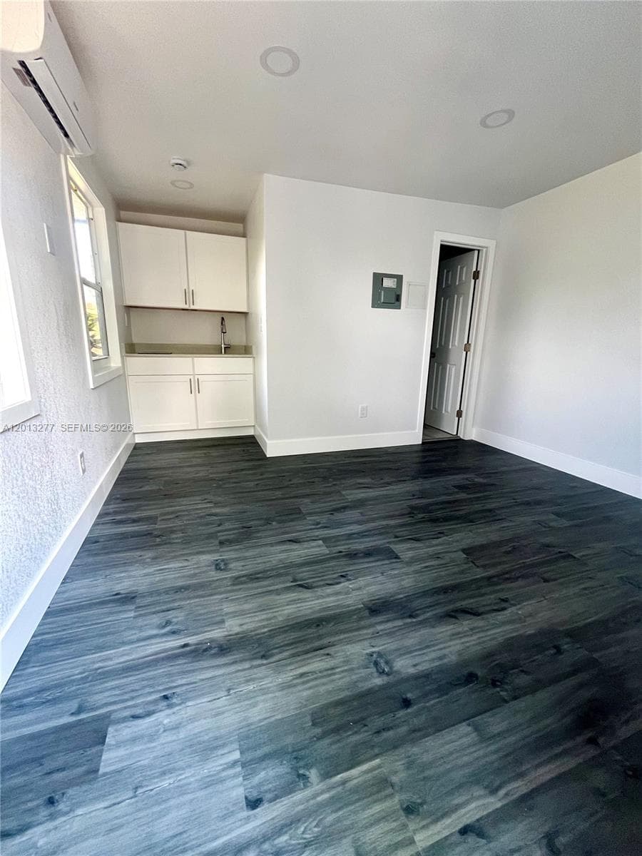 2331 NW 55th Ter, Miami FL 33142 — 7