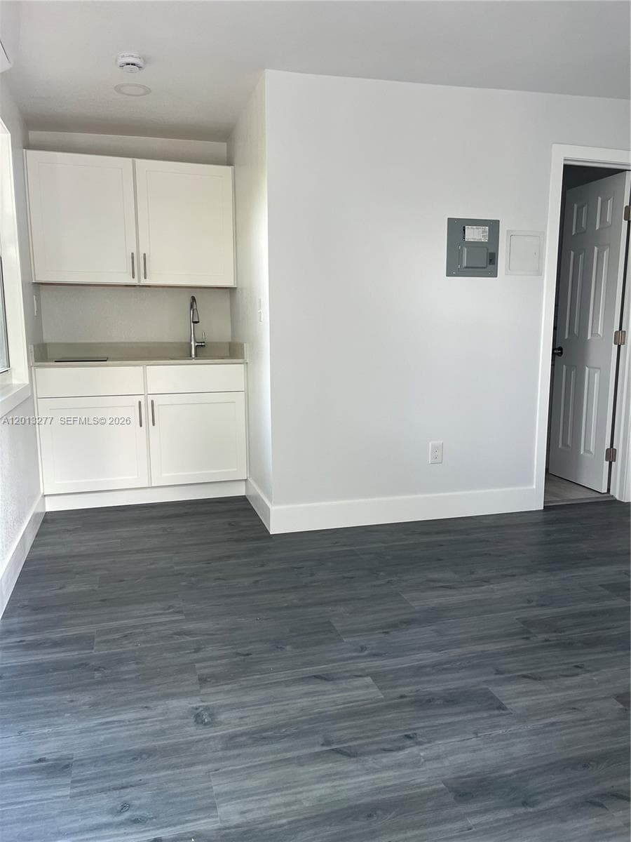 2331 NW 55th Ter, Miami FL 33142 — 3