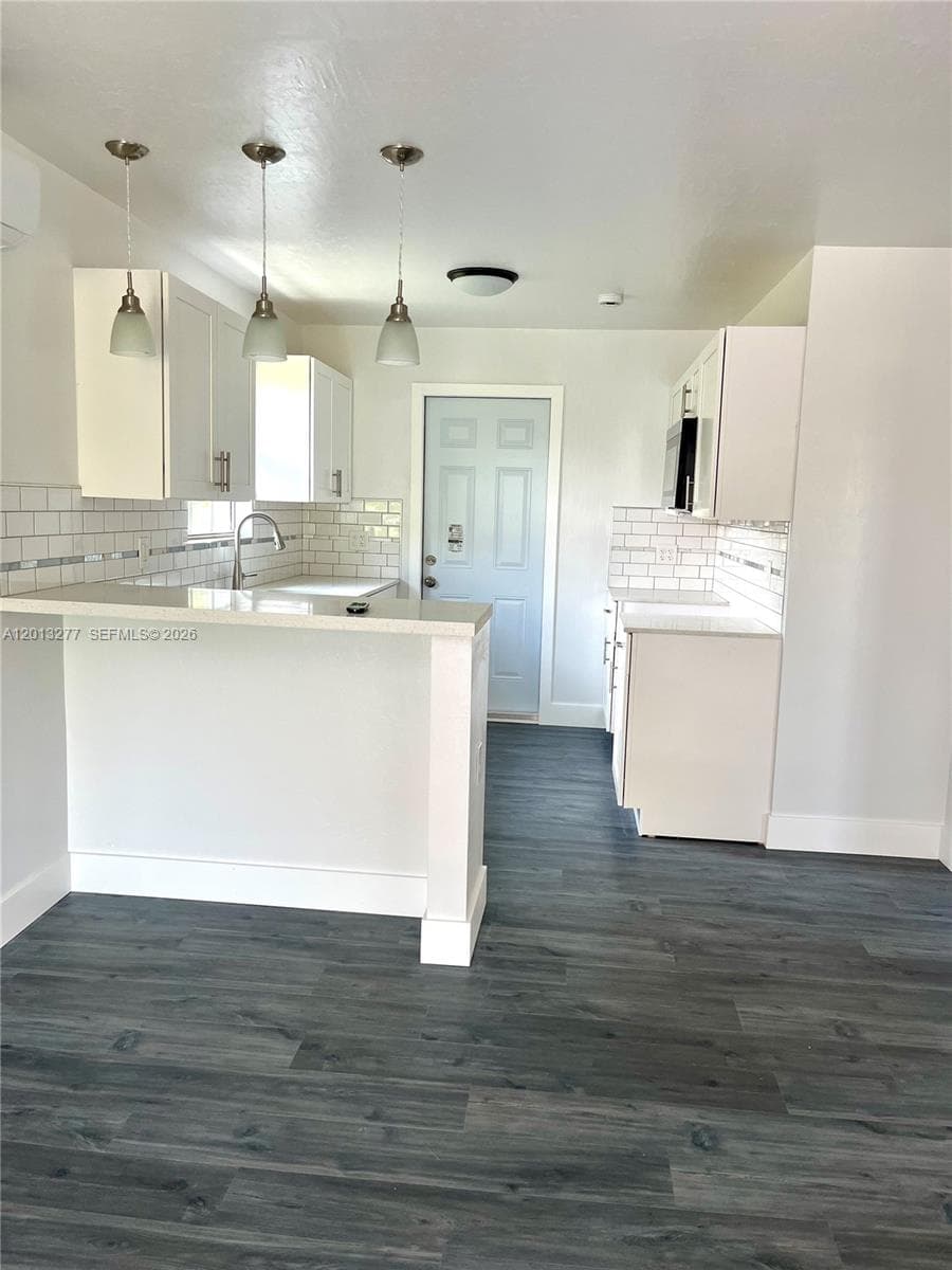 2331 NW 55th Ter, Miami FL 33142 — 1