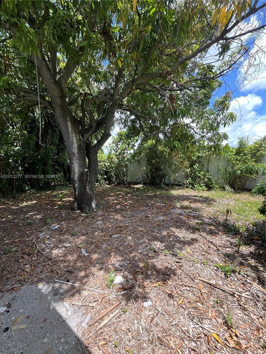 2331 NW 55th Ter, Miami FL 33142 — 20