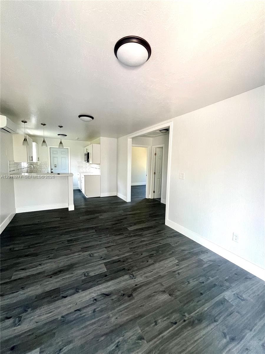 2331 NW 55th Ter, Miami FL 33142 — 9