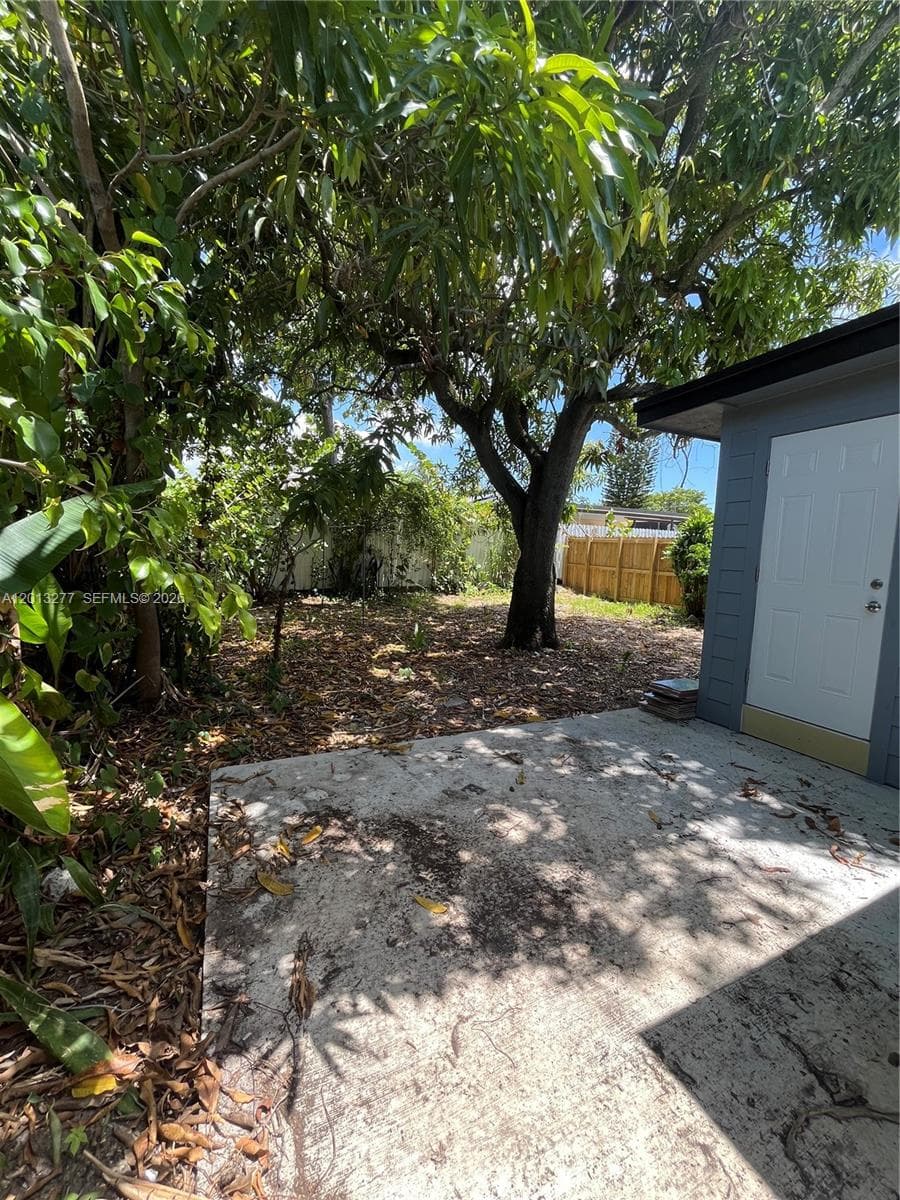 2331 NW 55th Ter, Miami FL 33142 — 18