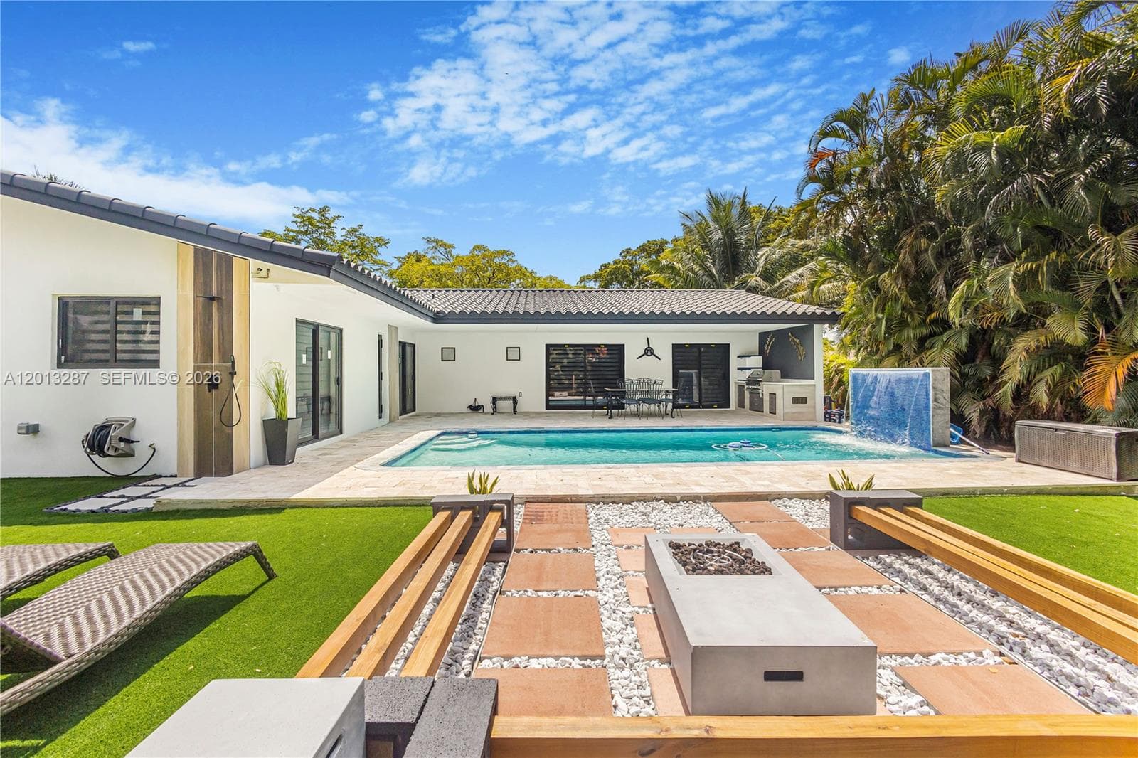 15331 Turnbull Dr, Miami Lakes FL 33014 — 67