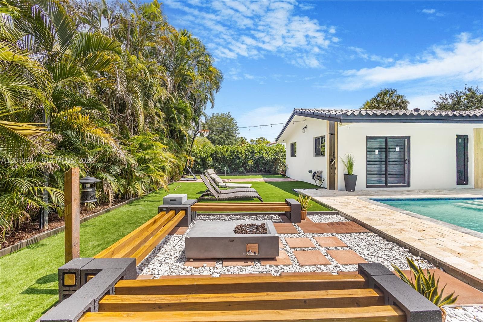 15331 Turnbull Dr, Miami Lakes FL 33014 — 65