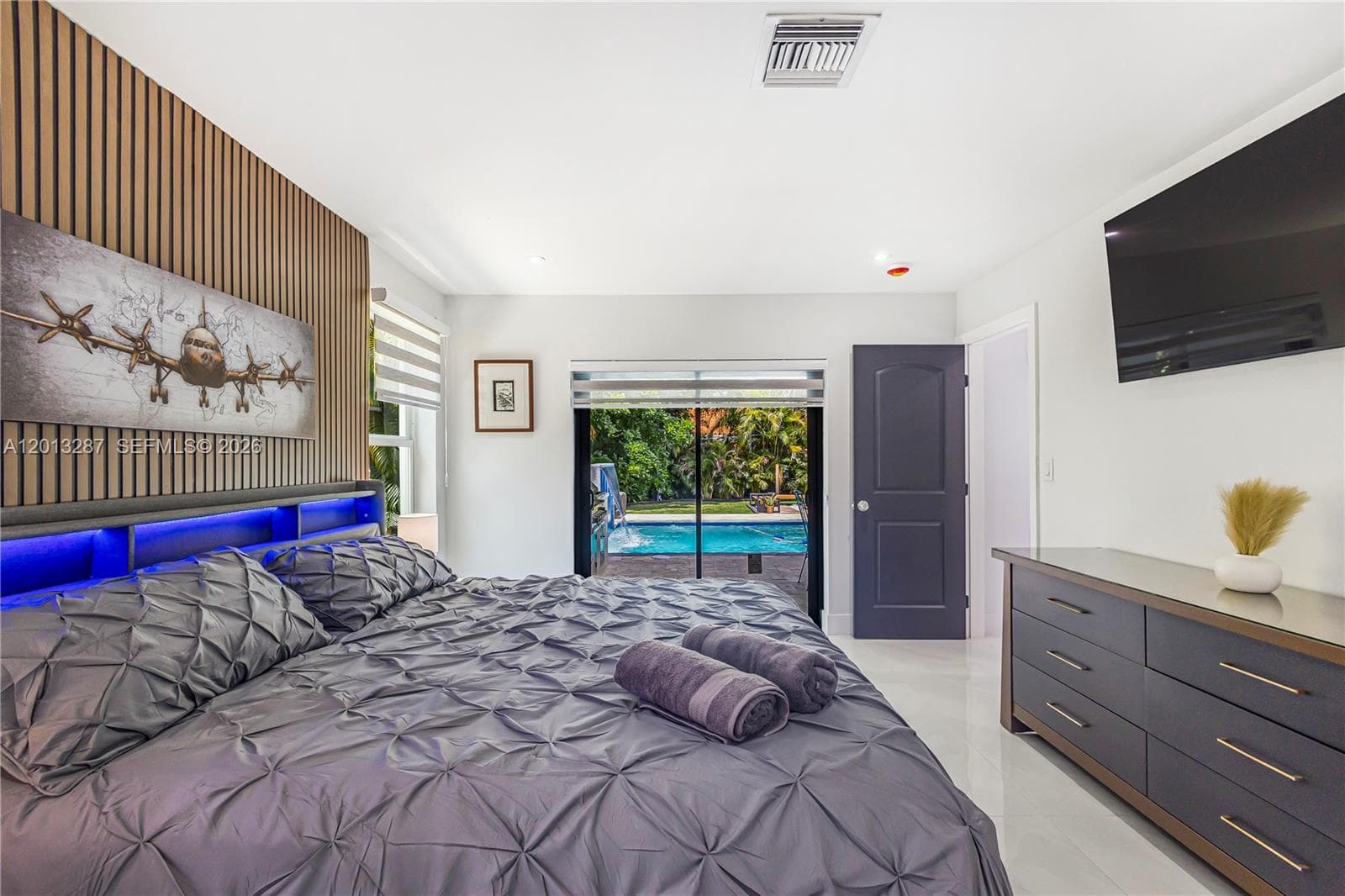 15331 Turnbull Dr, Miami Lakes FL 33014 — 49