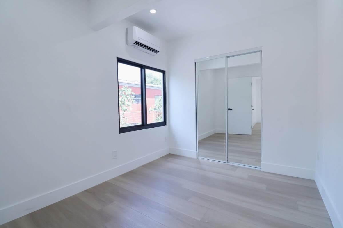 3040 NW 13th Avenue # 2, Miami FL 33142 — 6