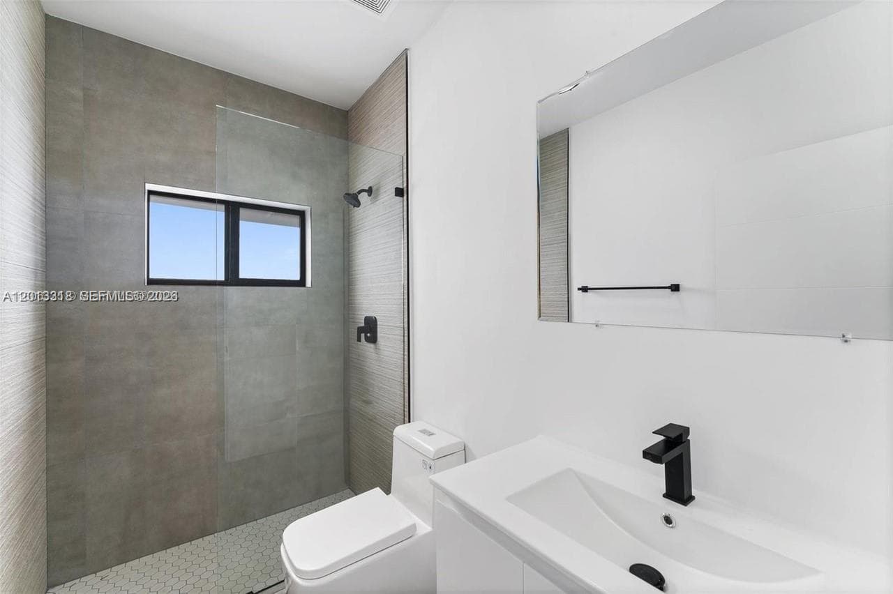 233 NW 120th St, Miami FL 33168 — 6