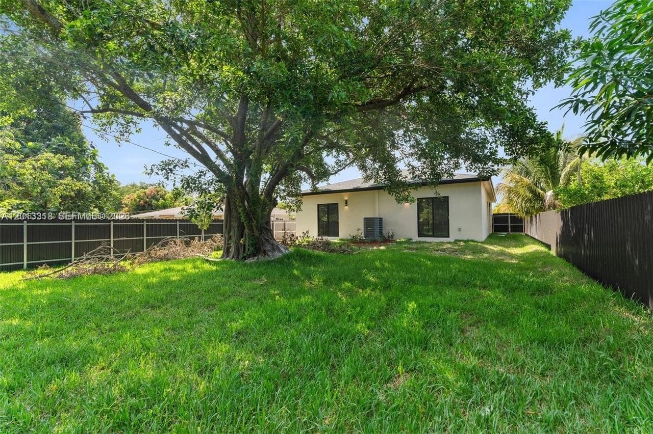 233 NW 120th St, Miami FL 33168 — 11