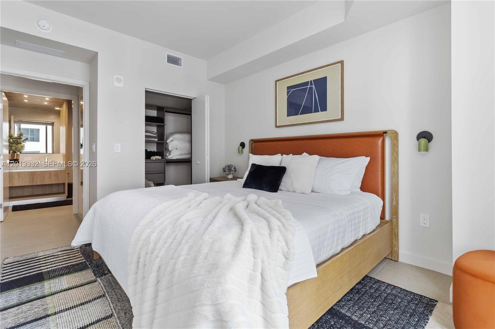 11 NE 6th St # 1513, Miami FL 33132 — 17