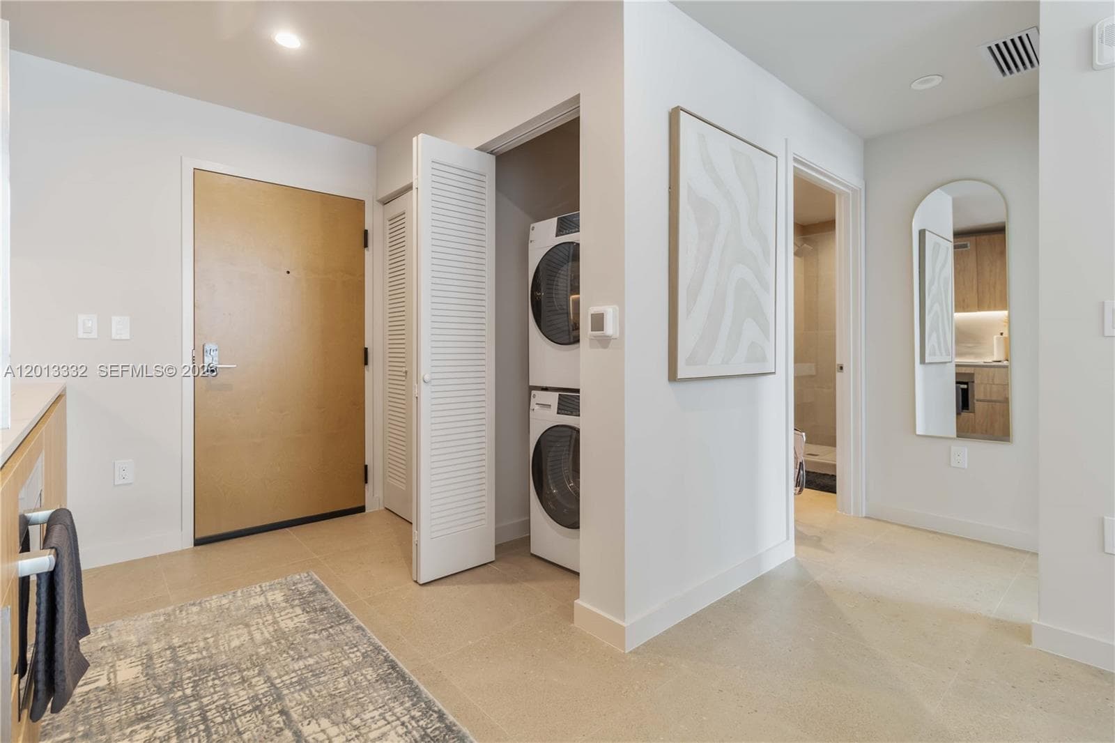 11 NE 6th St # 1513, Miami FL 33132 — 22