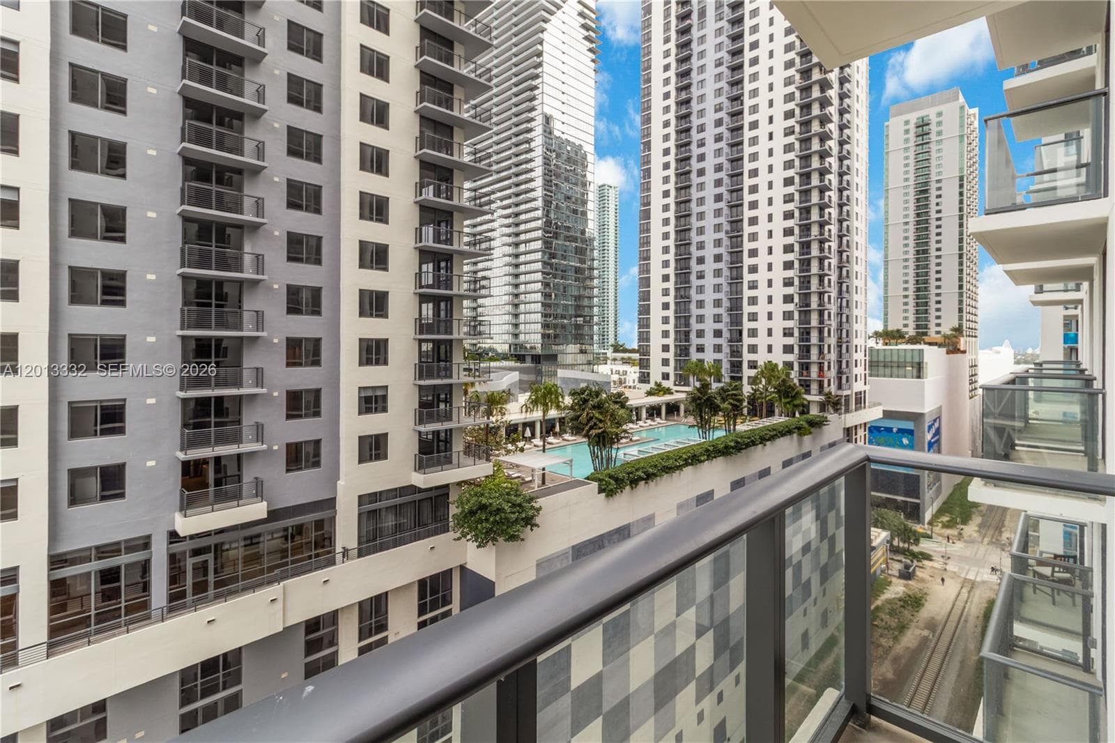 11 NE 6th St # 1513, Miami FL 33132 — 20