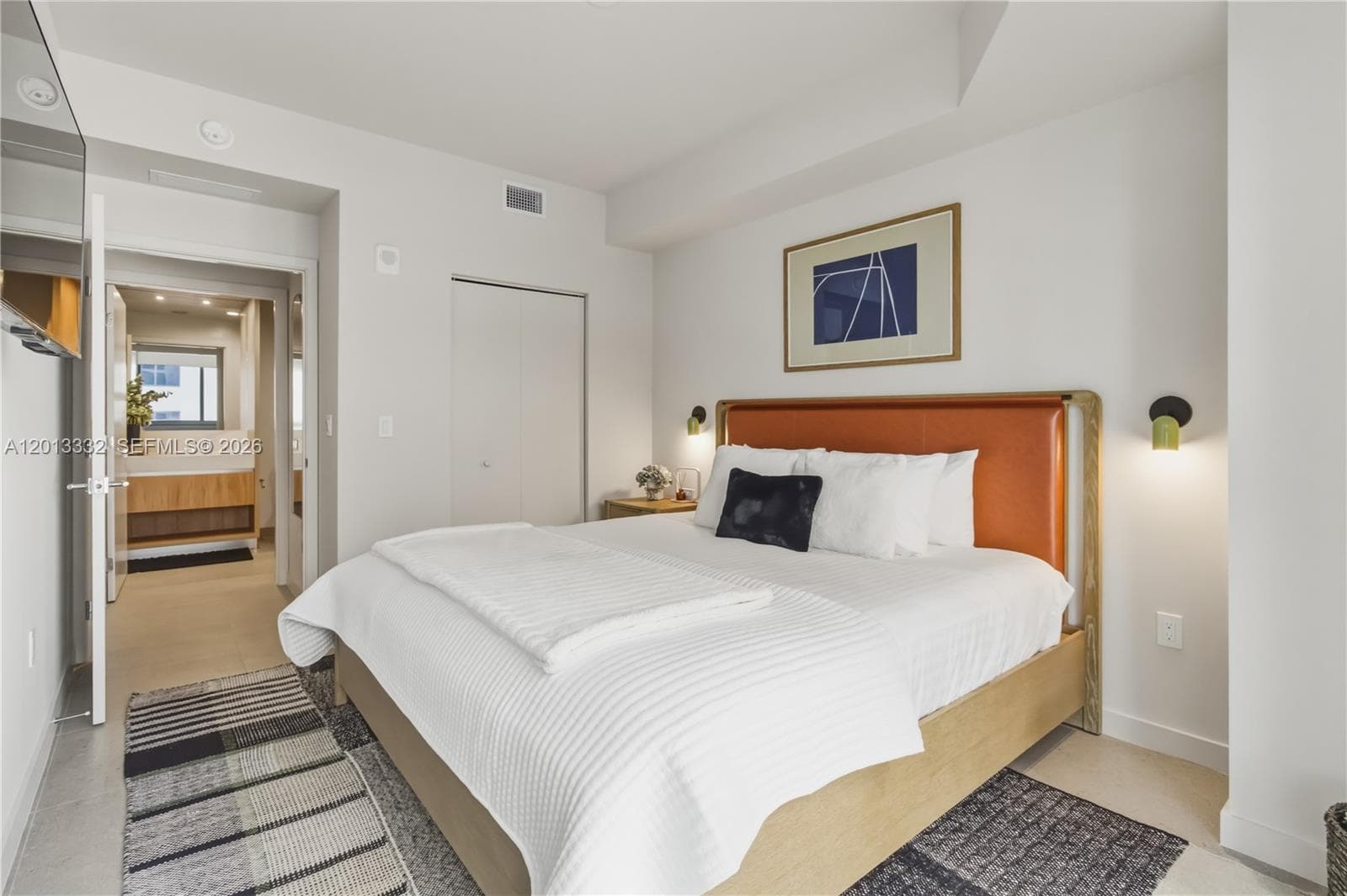 11 NE 6th St # 1513, Miami FL 33132 — 14
