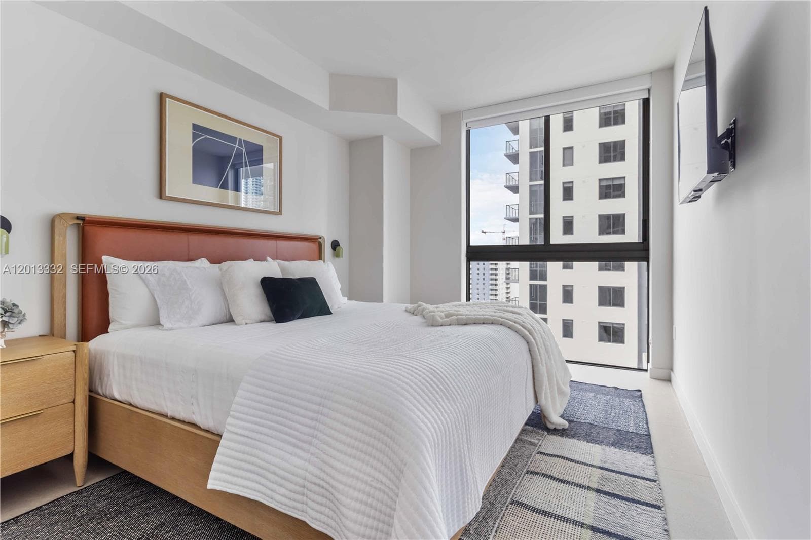 11 NE 6th St # 1513, Miami FL 33132 — 15