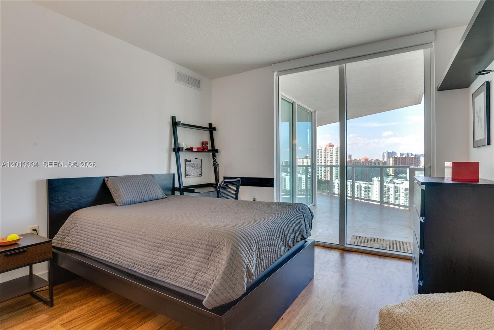 150 Sunny Isles Blvd # 1603, Sunny Isles Beach FL 33160 — 16