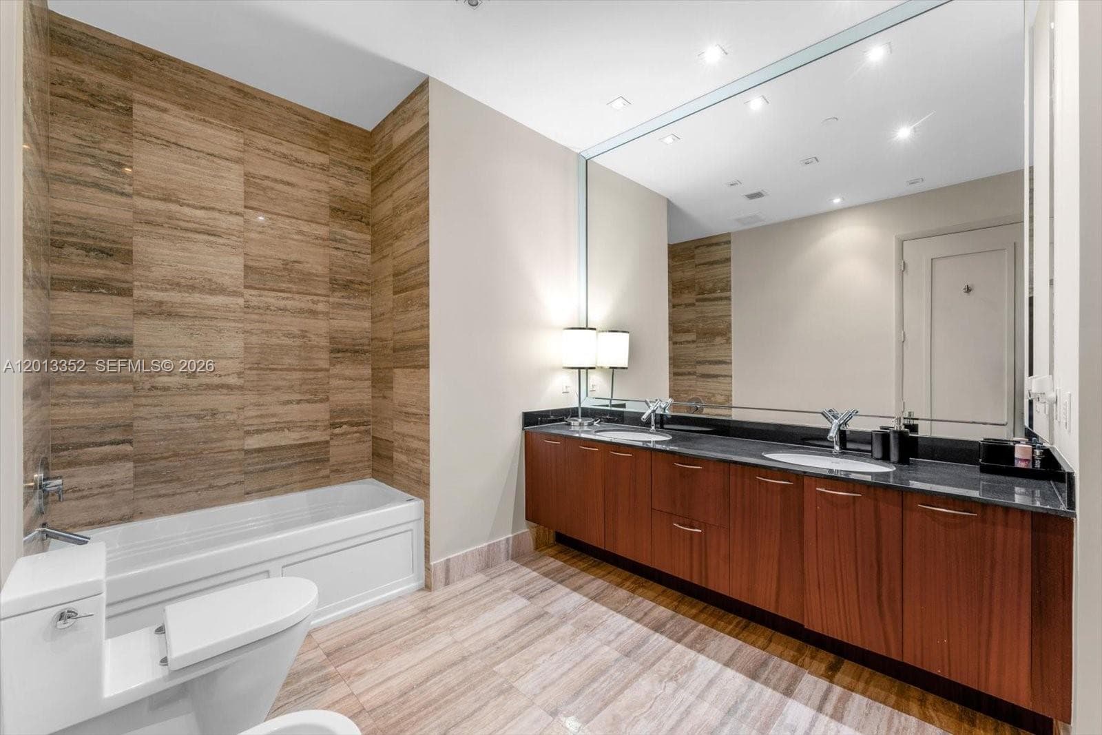 15811 Collins Ave # 3605, Sunny Isles Beach FL 33160 — 14