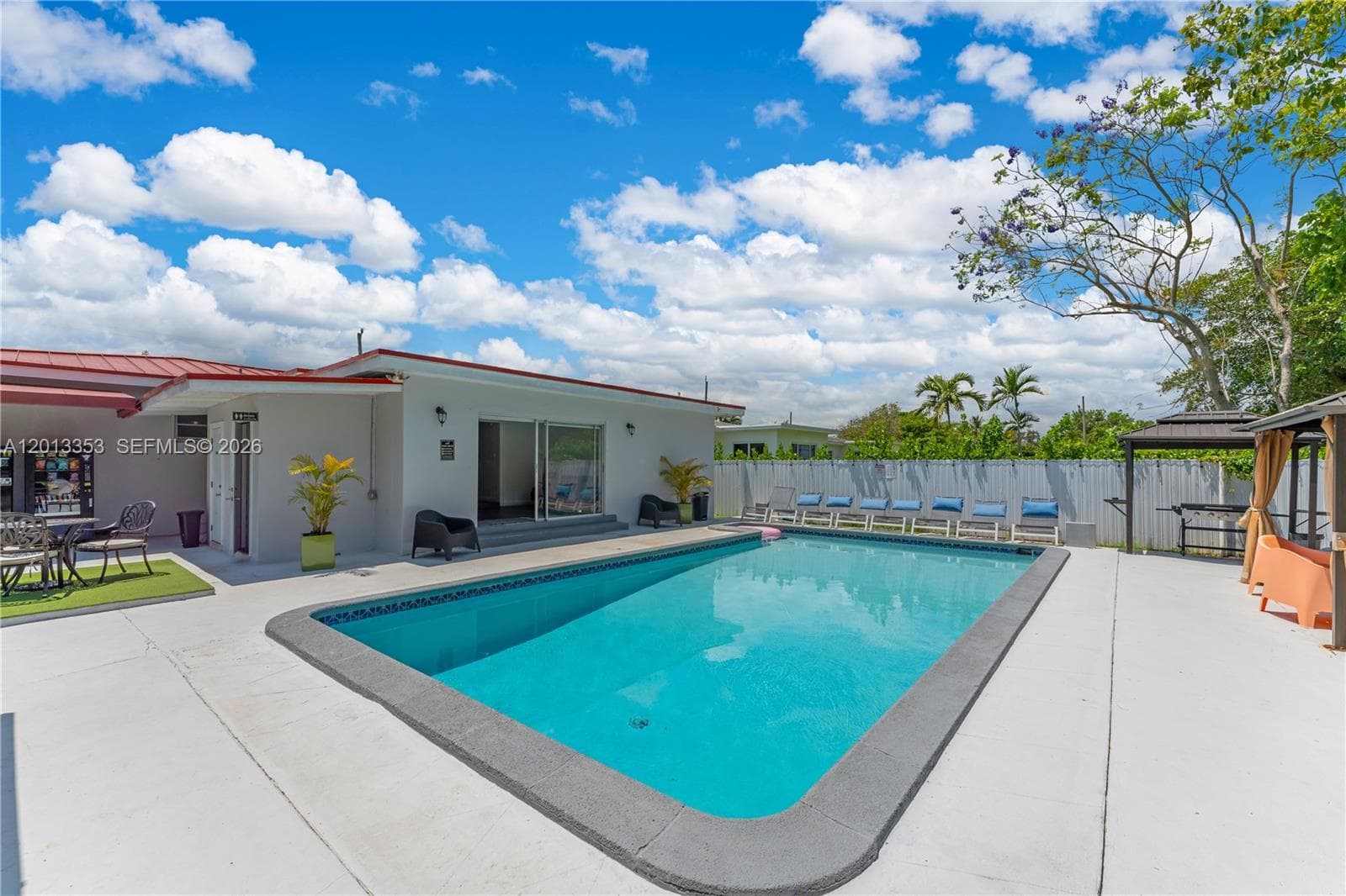 6355 SW 30th St, Miami FL 33155 — 40