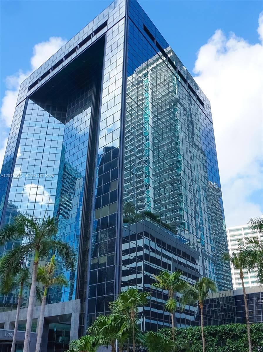 1200 Brickell Ave # B, Miami FL 33131 — 1