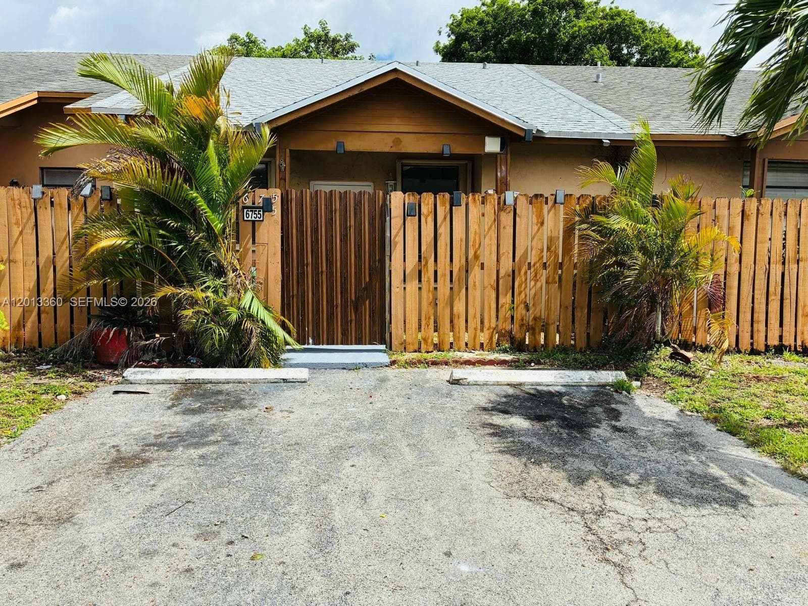 6755 NW 187th Ter, Hialeah FL 33015 — 1