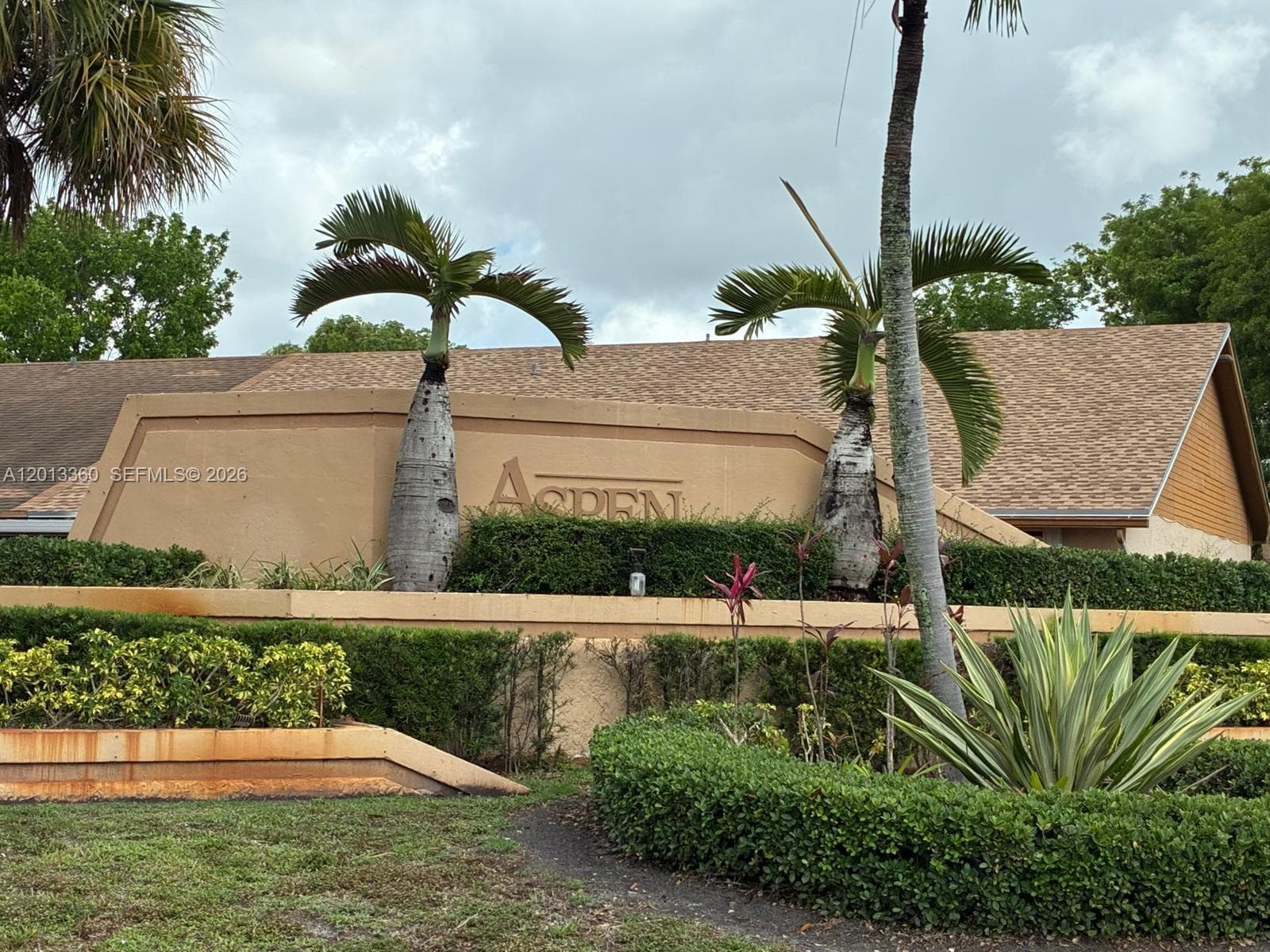 6755 NW 187th Ter, Hialeah FL 33015 — 10