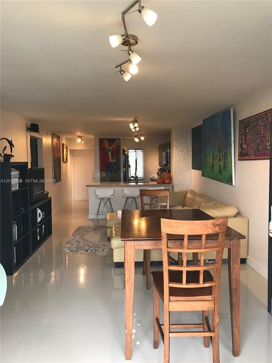 1401 Bay Rd # 513, Miami Beach FL 33139 — 4