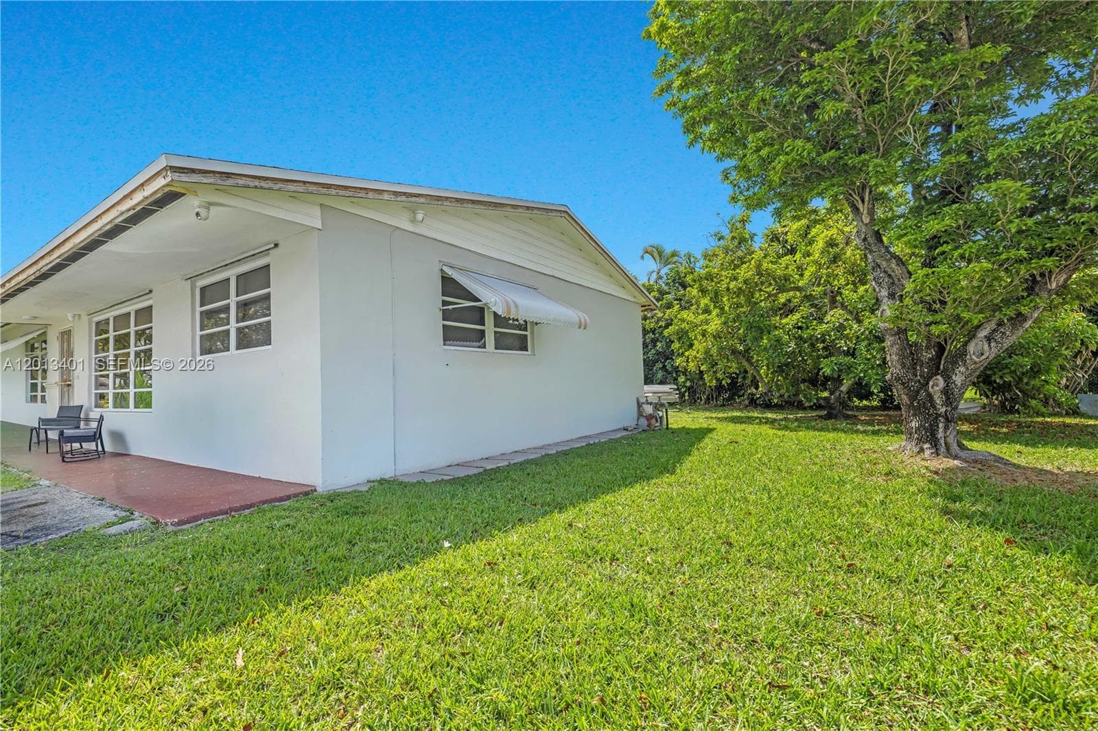 10370 SW 44th St, Miami FL 33165 — 7