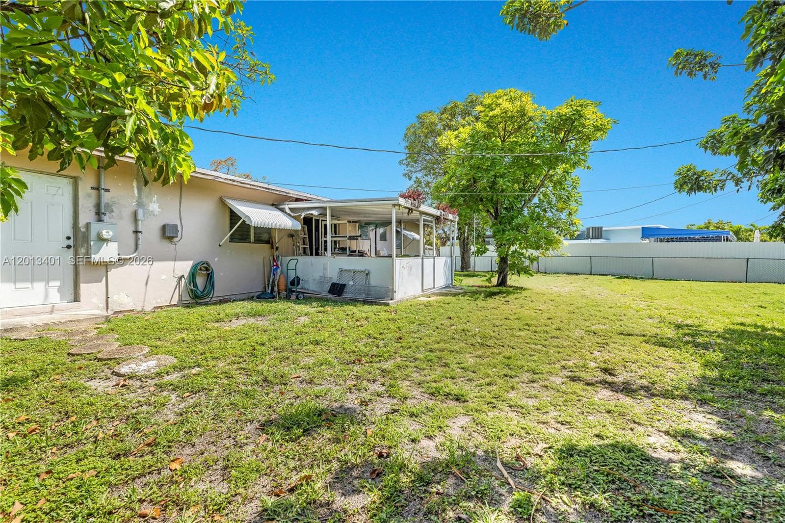 10370 SW 44th St, Miami FL 33165 — 8