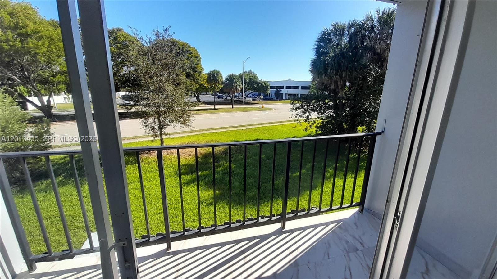 310 Fontainebleau Blvd # 203, Miami FL 33172 — 23