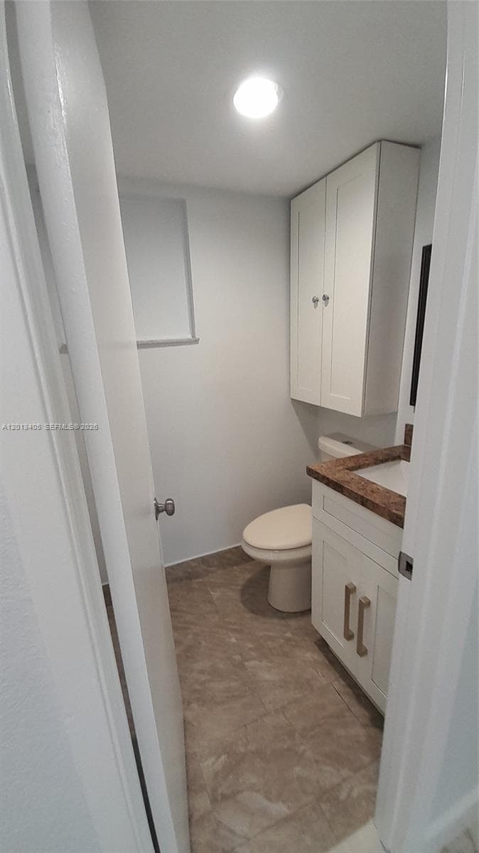 310 Fontainebleau Blvd # 203, Miami FL 33172 — 17