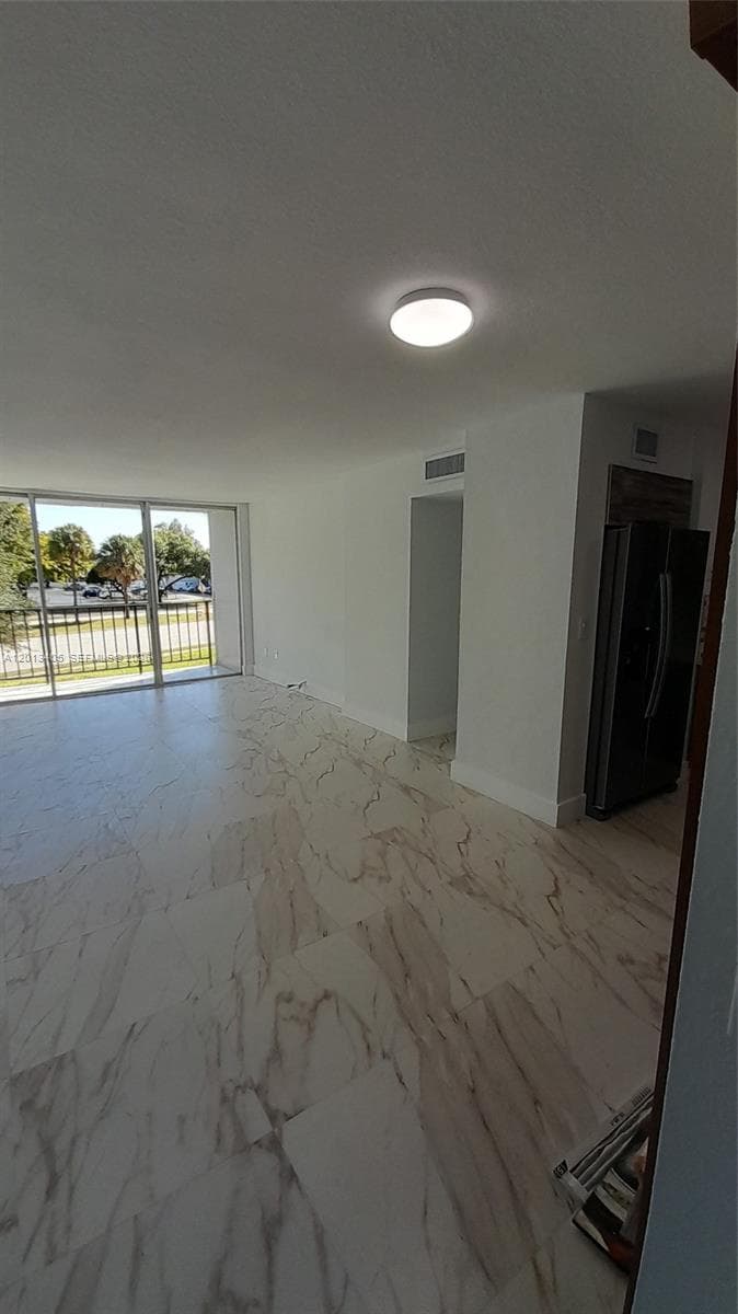 310 Fontainebleau Blvd # 203, Miami FL 33172 — 22