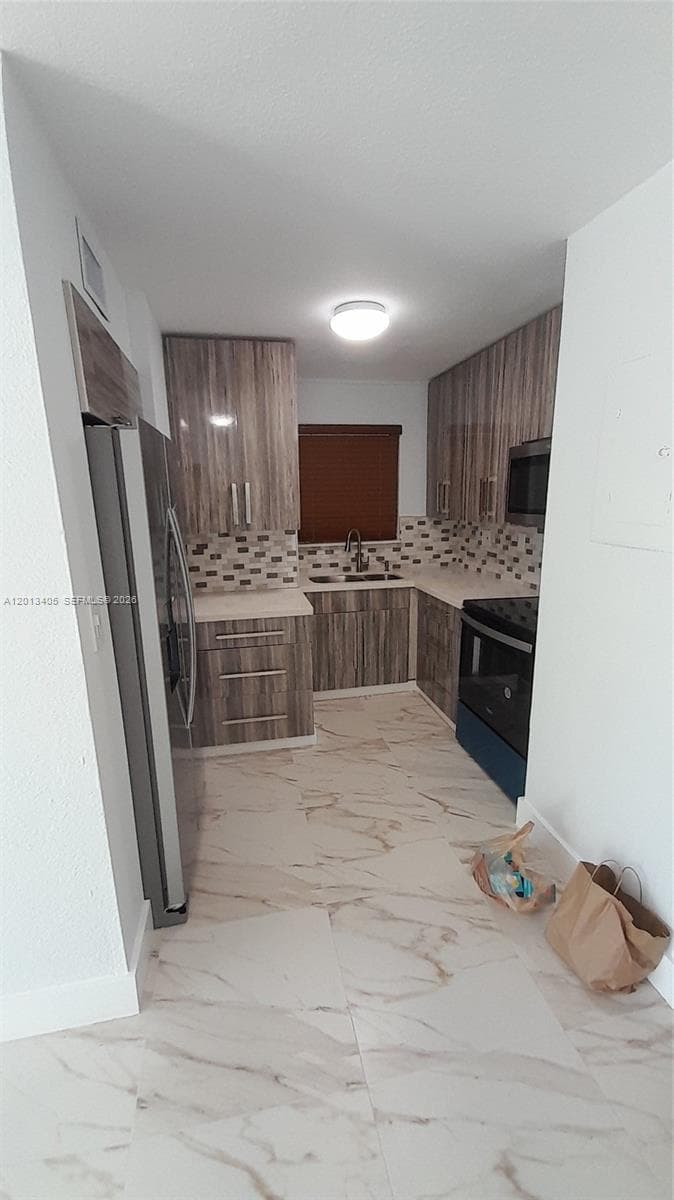 310 Fontainebleau Blvd # 203, Miami FL 33172 — 20
