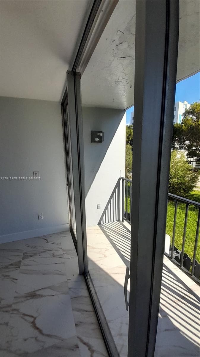 310 Fontainebleau Blvd # 203, Miami FL 33172 — 24