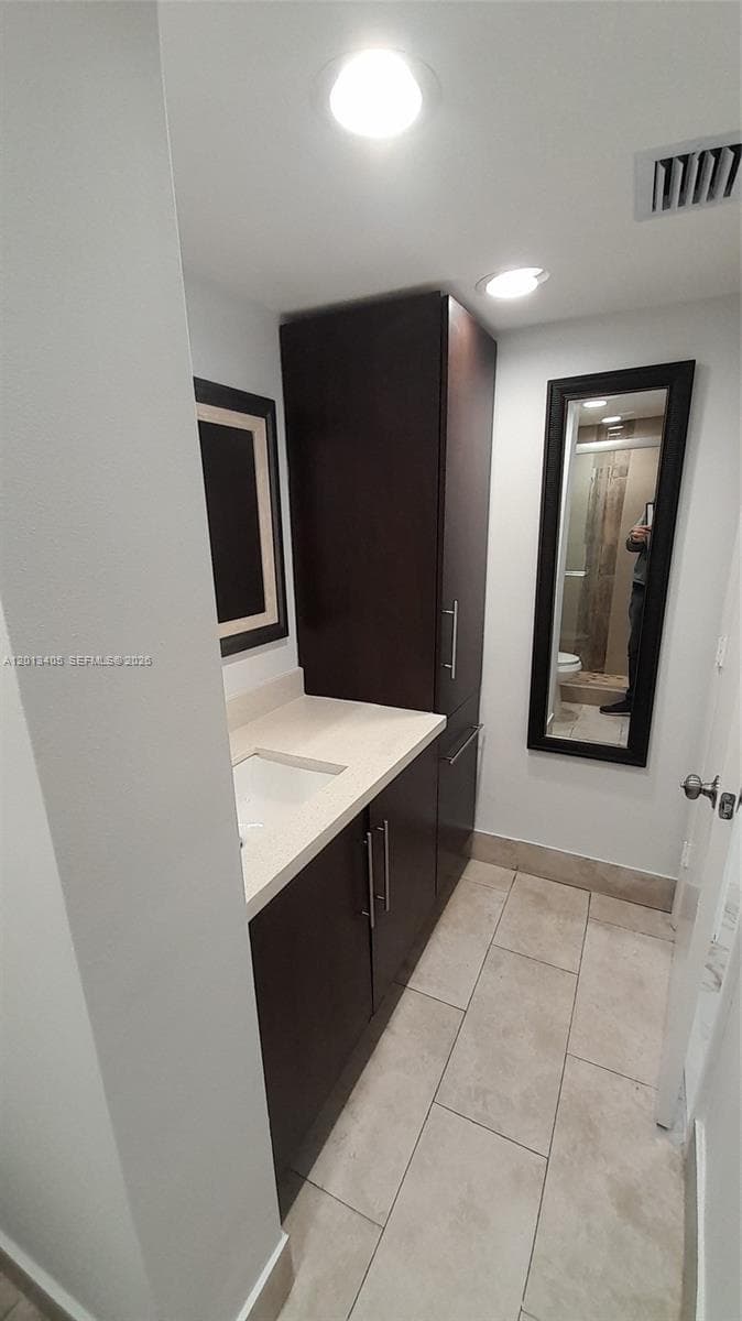 310 Fontainebleau Blvd # 203, Miami FL 33172 — 10