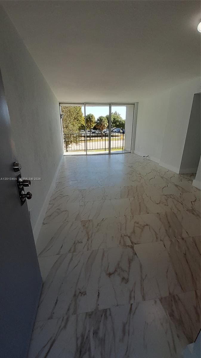 310 Fontainebleau Blvd # 203, Miami FL 33172 — 21